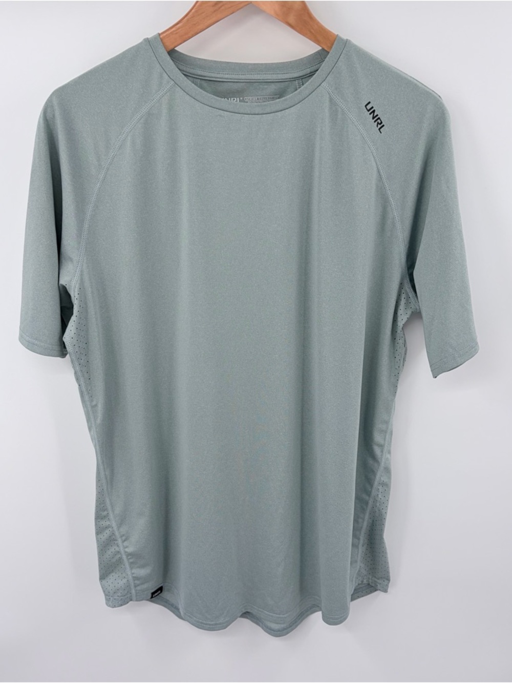 UNRL stride performance short sleeve shirt men’s M training athletic running